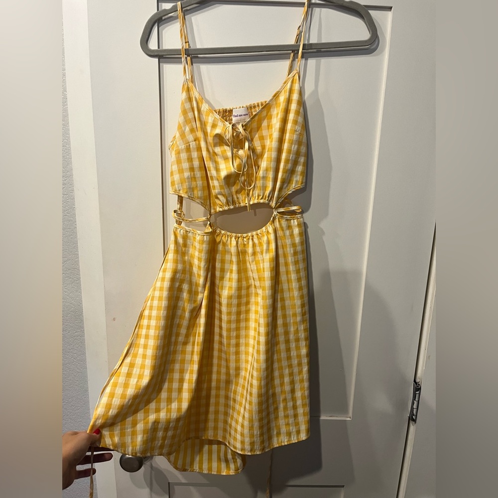 Yellow paid dress